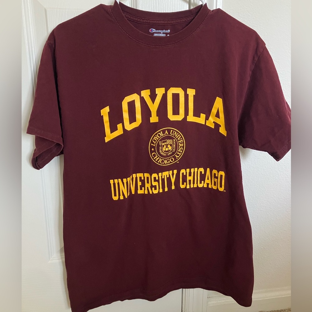 Loyola University Chicago Champion T-Shirt Maroon Size Medium College Tee